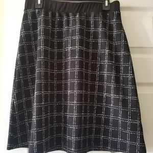 Gilli Black and White Checkered Skirt